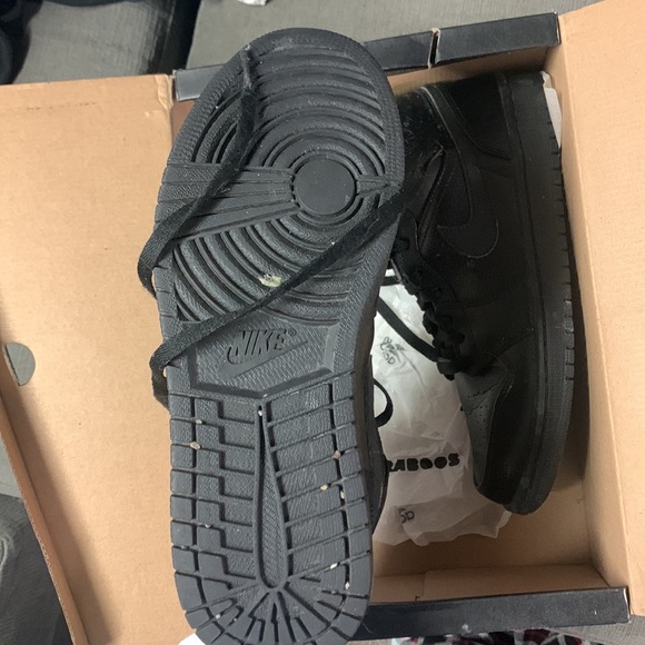 Men’s size 8 (US) black Nike Air Jordan high top sneakers - Picture 3 of 3